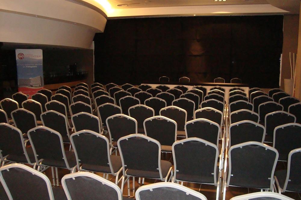 Rayentray Grand Hotel Puerto Madryn Exteriör bild