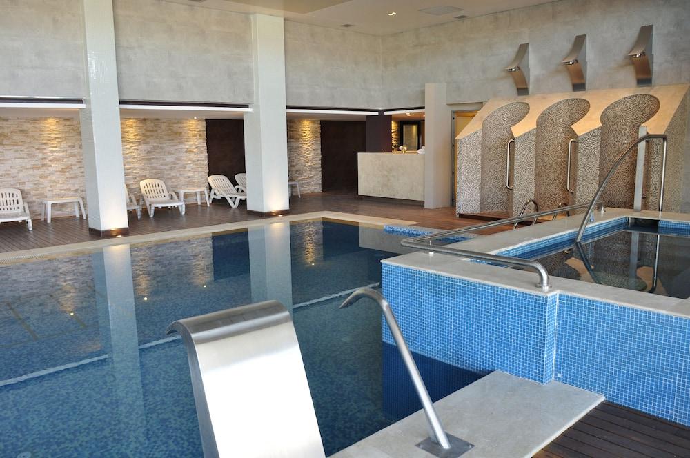 Rayentray Grand Hotel Puerto Madryn Exteriör bild