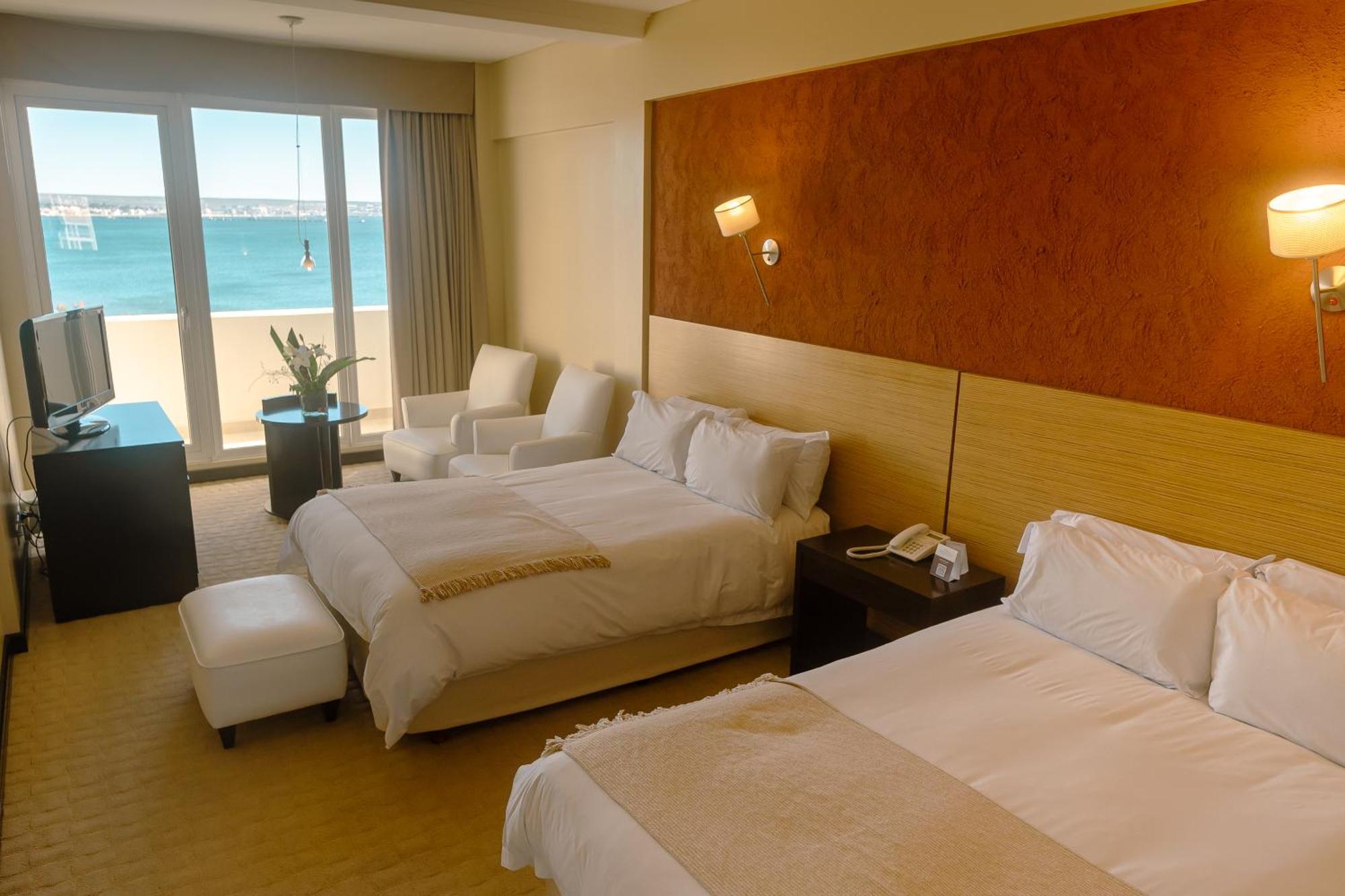 Rayentray Grand Hotel Puerto Madryn Exteriör bild
