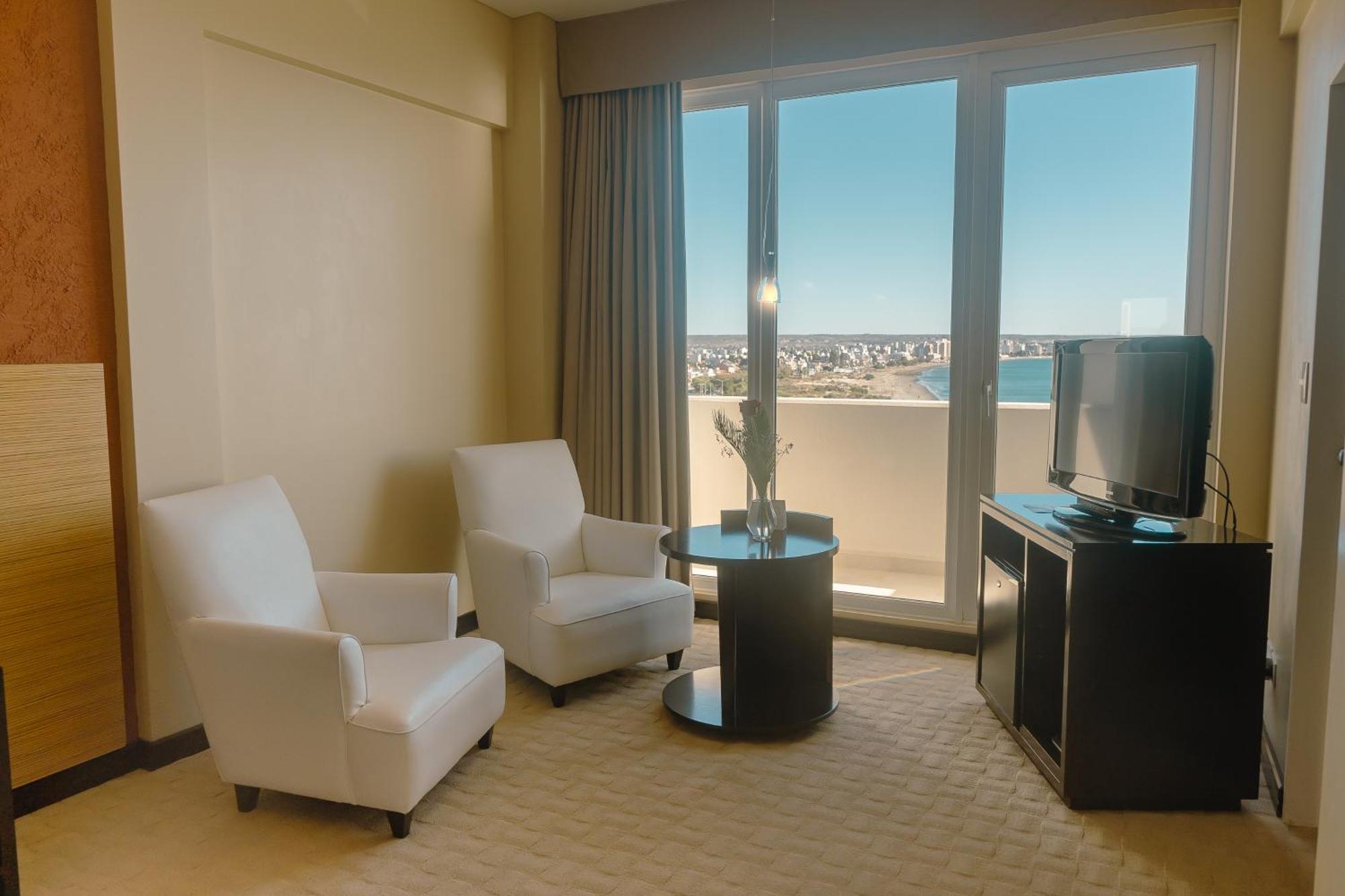 Rayentray Grand Hotel Puerto Madryn Exteriör bild