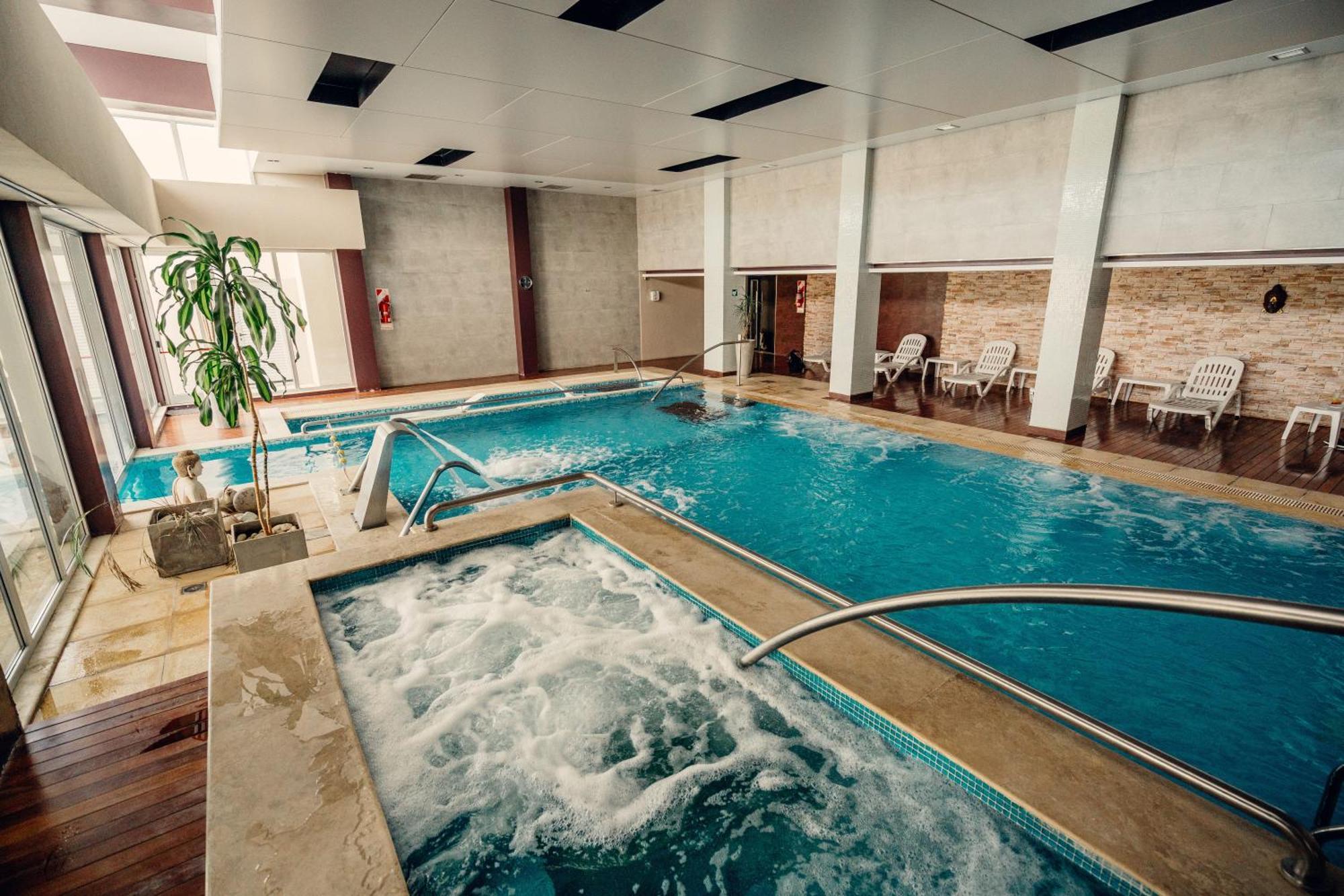 Rayentray Grand Hotel Puerto Madryn Exteriör bild