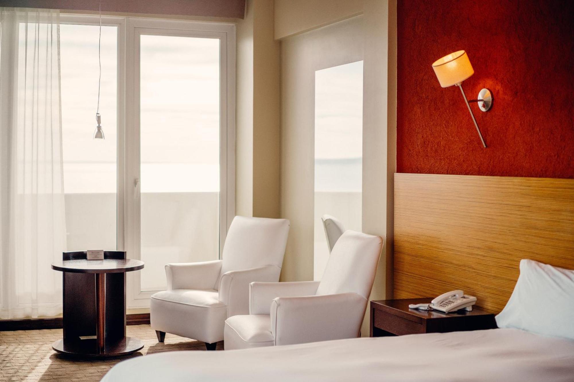 Rayentray Grand Hotel Puerto Madryn Exteriör bild