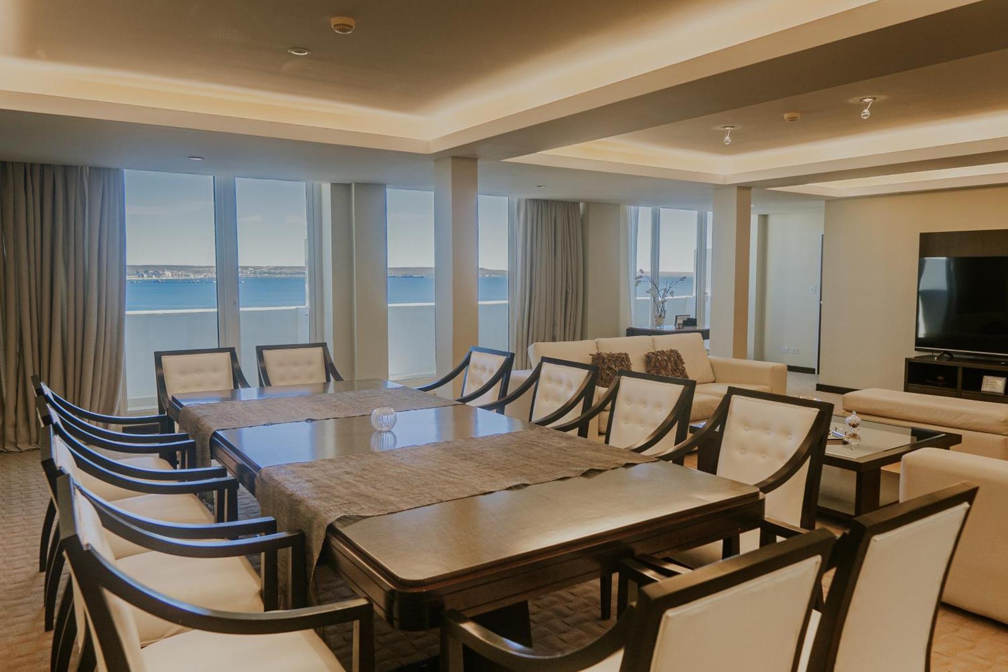 Rayentray Grand Hotel Puerto Madryn Exteriör bild