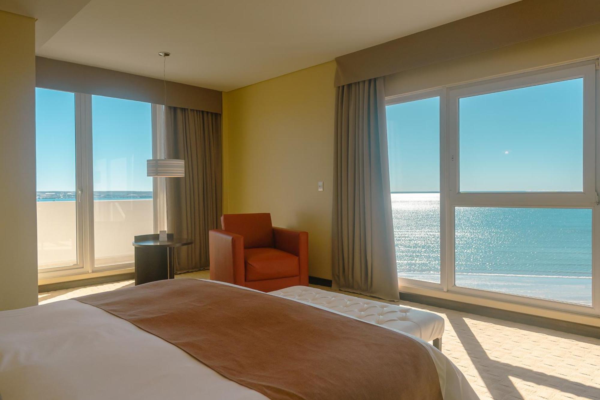 Rayentray Grand Hotel Puerto Madryn Exteriör bild