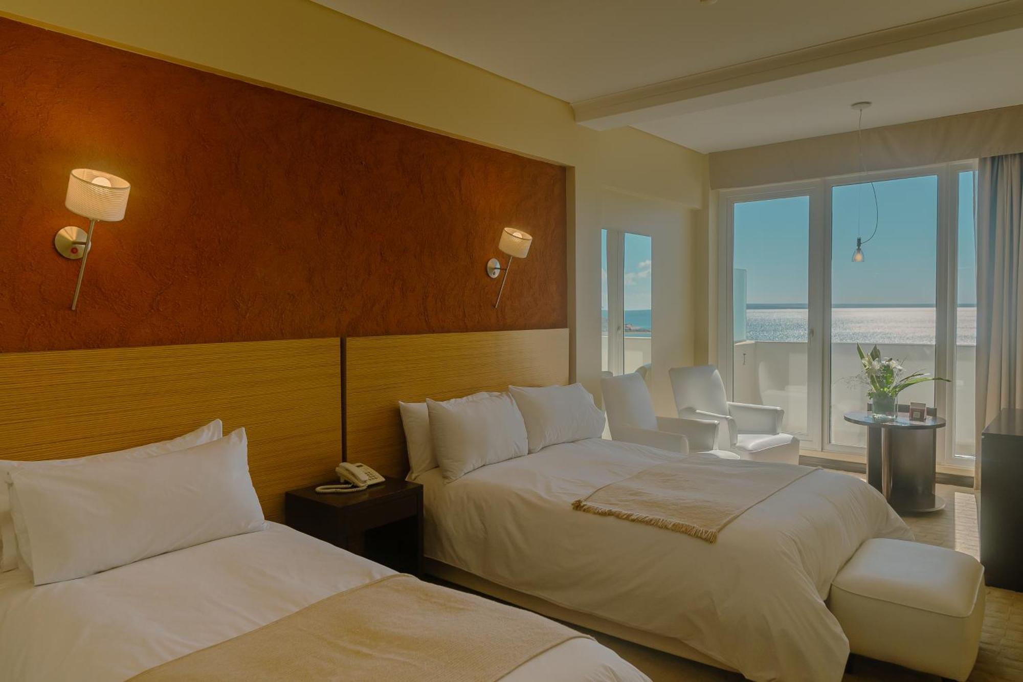 Rayentray Grand Hotel Puerto Madryn Exteriör bild